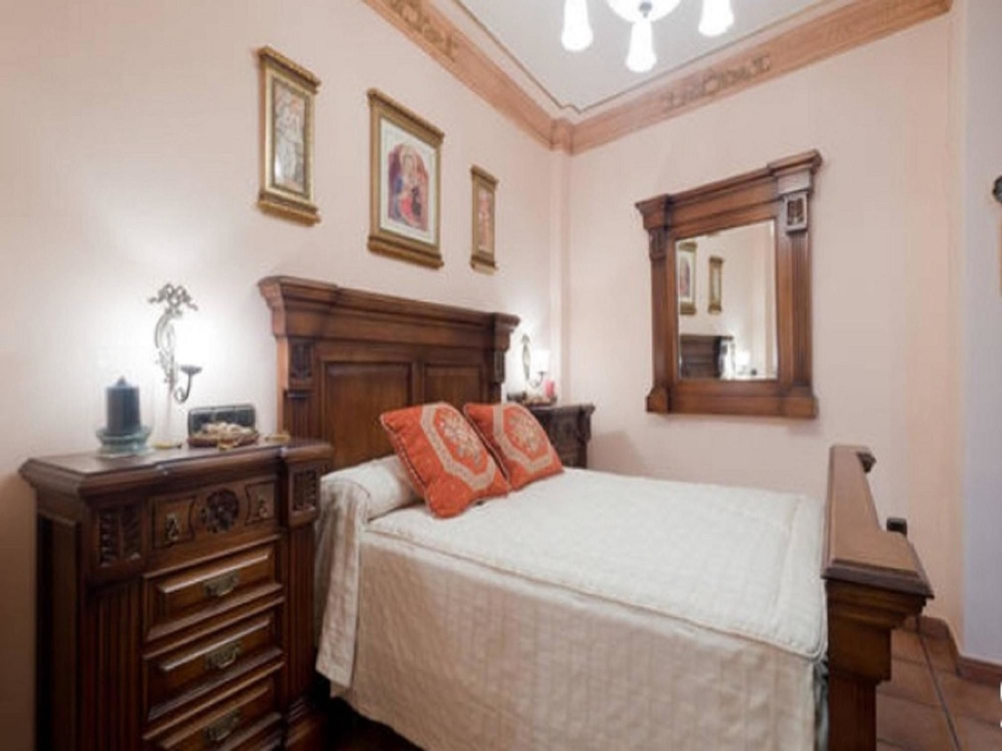 With 3 Bedrooms In Granada, With Wonderful View, Balcon Appartement *